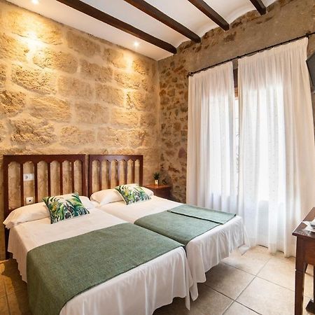 Hostal Tres Molins Jesus Pobre Exterior photo