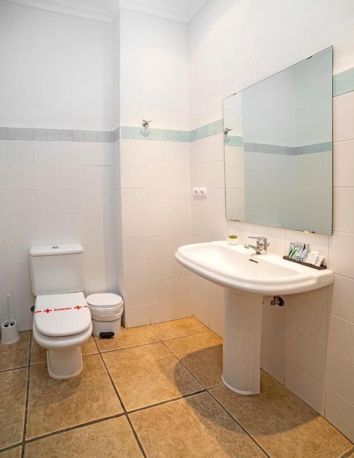 Hostal Tres Molins Jesus Pobre Exterior photo
